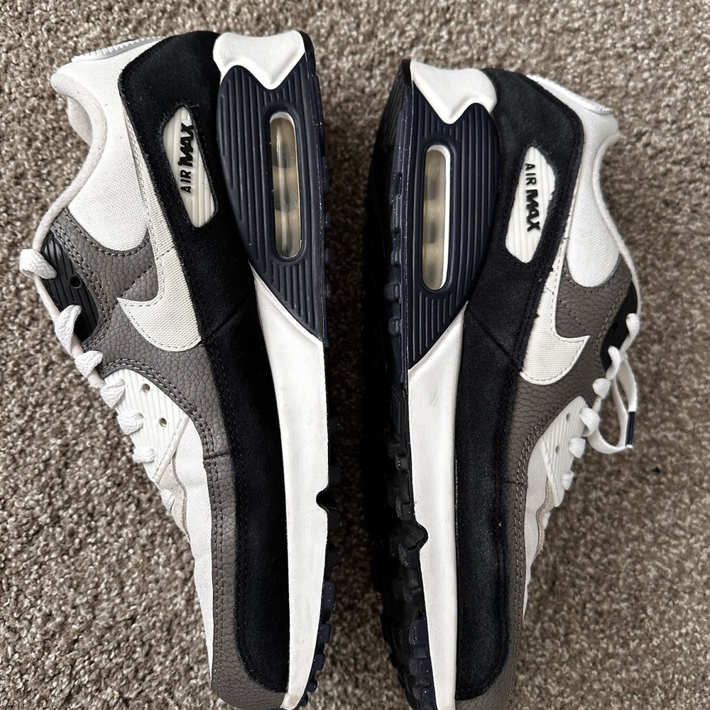Nike Air Max Men’s Sneakers — White, Black & Gray